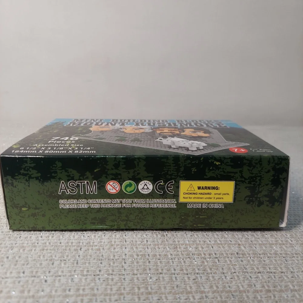 Mount Rushmore Mini Building Blocks 746 Pcs Souvenir Set 601006 Micro Blocks